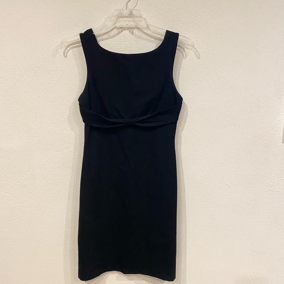 Diane von Furstenberg Bateau Neckline Bow Ponte Knit Dress Size 8 VGUC - Picture 1 of 4